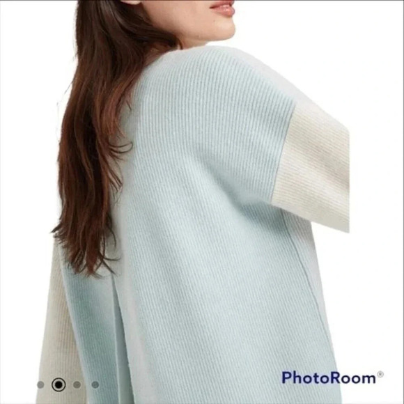 CLUB MONACO Arya Split-Back Sweater - Picture 13 of 14